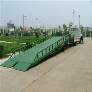 移動(dòng)式登車(chē)橋